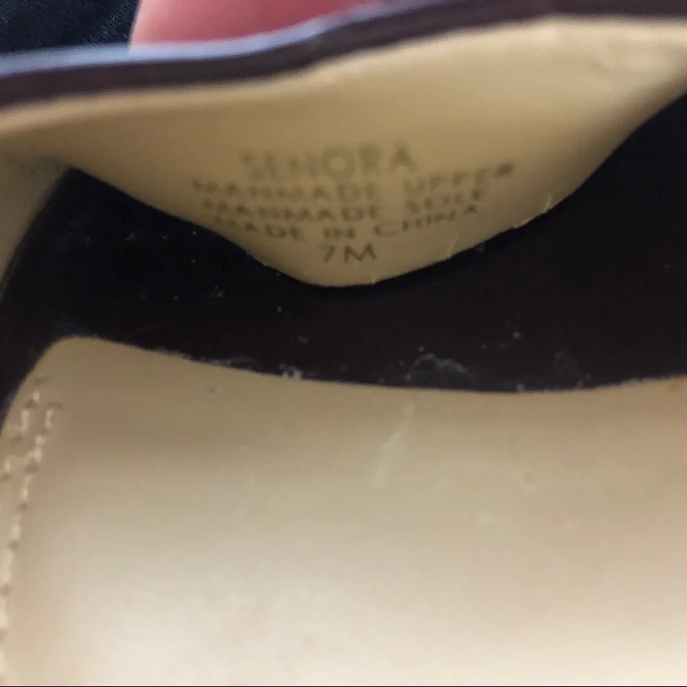Tahari Peep Toe Patent Leather Heels 👠